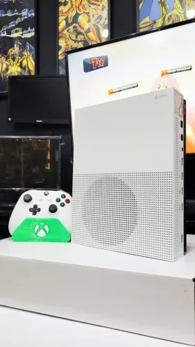Xbox One S 1TB c/ Garantia - Aceito Cartão