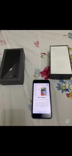IPhone 8 Plus Seminovo com caixa e carregador 