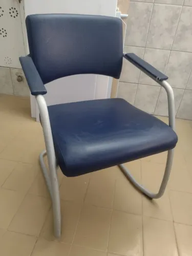 Cadeira fixa escritório ou clinica em bom estado, oportunidade!