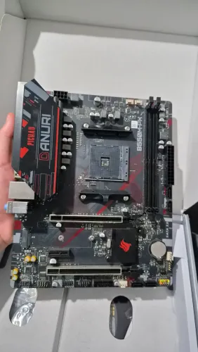 B550m px usada em estado de novo