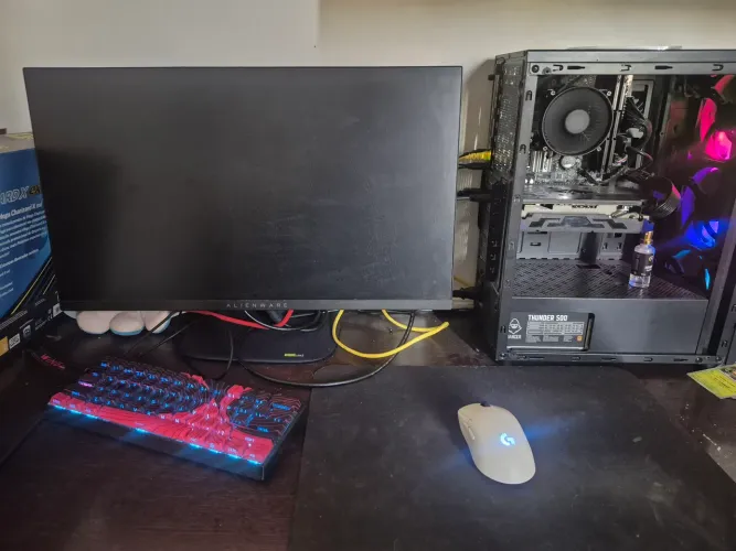 Setup gamer ( pc gamer, teclado, mouse, mousepad, monitor)