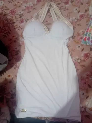 Tenho um vestido novo usado uma vez da fábrica de santa