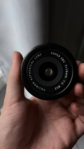Lente Fujifilm XF 18mm f/2