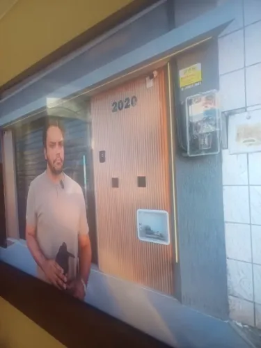Vendo televisão samsung 55 polegadas nova com kaoker 2500