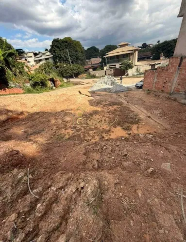Lote de Esquina à Venda no Jardim Europa em Contagem