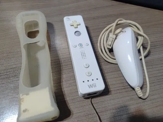 Controle Nintendo Wii Remote Original e Nunchuk (Acessório Videogame / TV / Televisão)