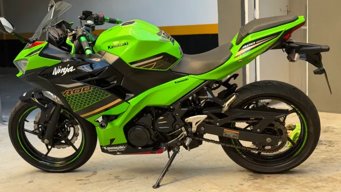 Kawasaki ninja com acessórios e peças originais 