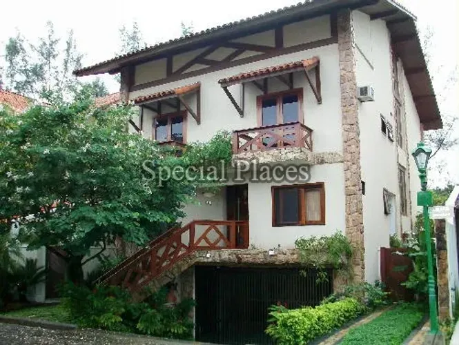 Casa em Condomínio : / Residencial / Barra da Tijuca