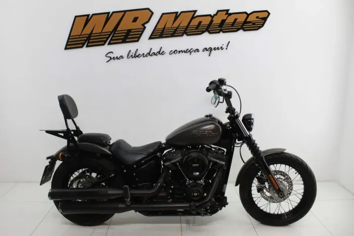 HARLEY-DAVIDSON SOFTAIL STREET BOB