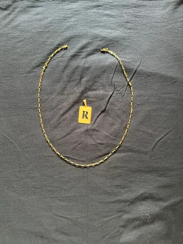 Cordão de ouro maciço, 18k, com medalha
