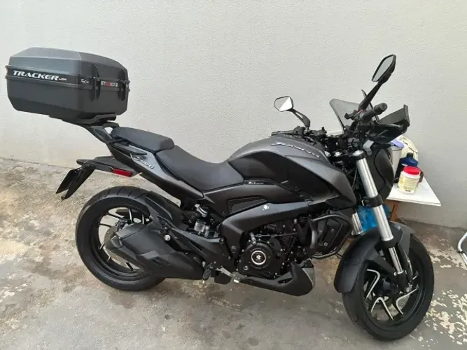 Bajaj dominar 400, 2025, IPVA pago, pneus prativamente novos.