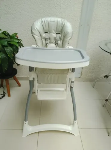 Cadeira de refeição infantil
