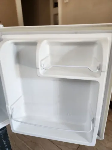 VENDO FREEGOBAR 46 L NOVO. POUQUÍSSIMO USO. QUEM VER COMPRA NA HORA. MOTIVO FALTA D ESPAÇO