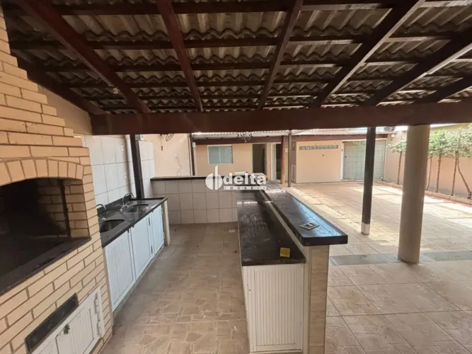 Casa residencial com 3 quartos sendo 1 suíte disponível para venda no bairro Roosevelt em