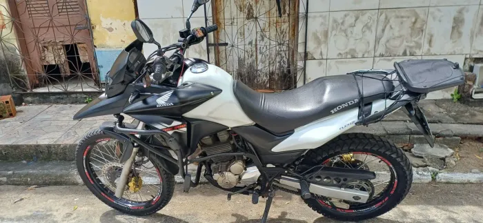 Vendo moto muito nova