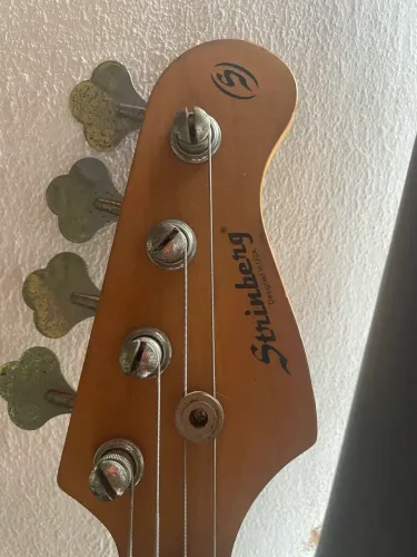 Baixo Strinberg (4 Cordas)
