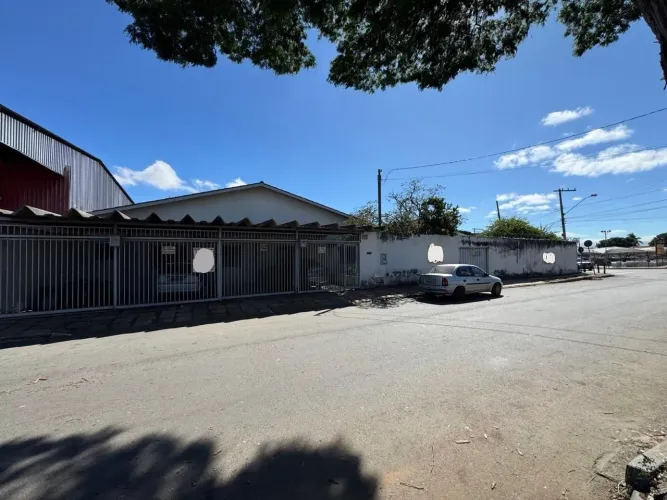 Casa á venda 4 Qtos - Vila Abajá - Goiânia - 260m²