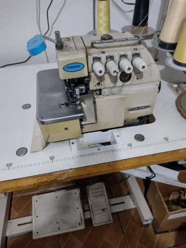Máquina overlock em ótimo estado de conservação ponto cadeia