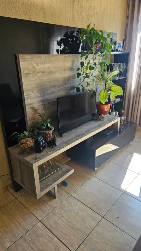 Painel/Rack para TV com Adega - Excelente Estado