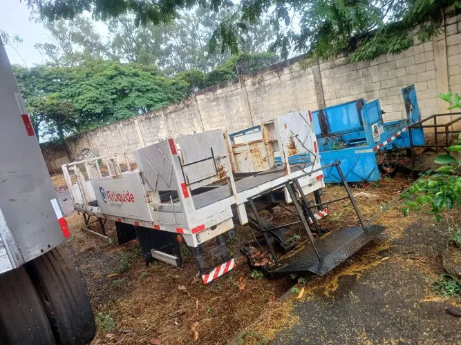 Carroceria de puxar oxigênio com plataforma hidráulica