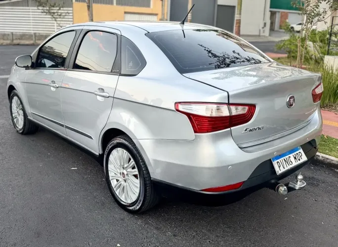 Fiat Grand Siena Essence 1.6 Flex 16V 2015