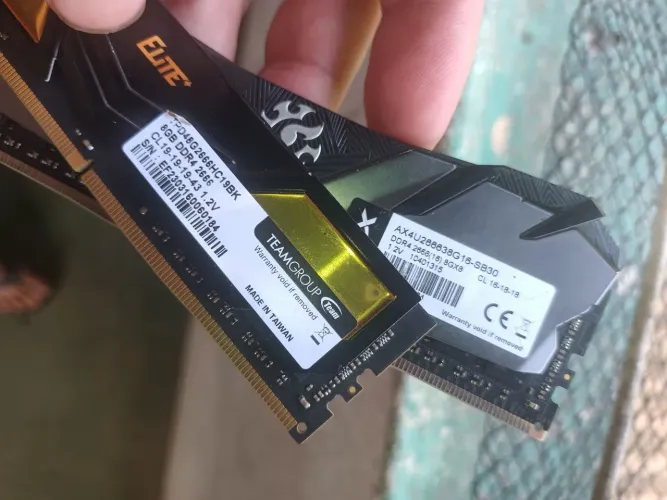 16gb (2x8) Memórias Ram DDR4 2666mhz, vendo ou troco.