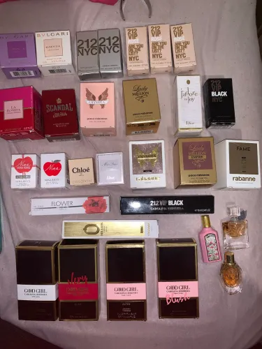 Vendo lote de coleção miniatura perfumes importados