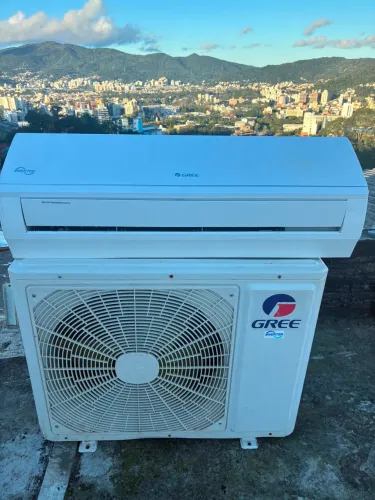 Ar Condicionado Marca Gree Quente/Frio de 18000 BTU