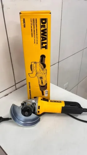 ESMERILHADEIRA DEWALT DWE750 750W 4½? (115MM) - NOVA