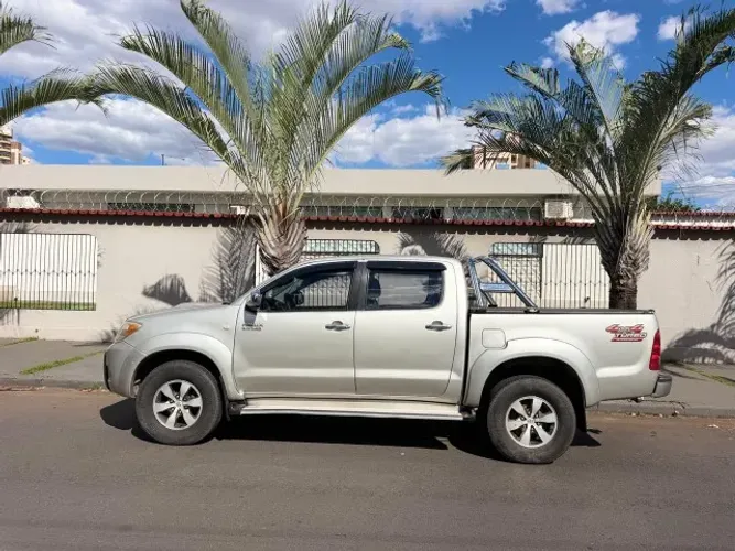 Toyota Hilux CD SRV D4-d 4X4 3.0 TDI Diesel AUT 2006