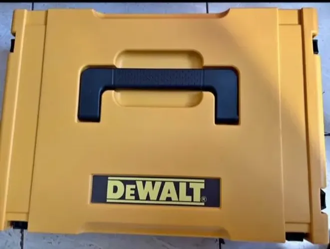 Vende-se kit de ferramentas 4x1 Dewalt