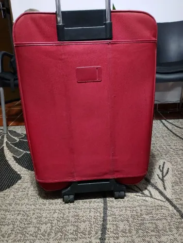 Mala gigante de viagem 