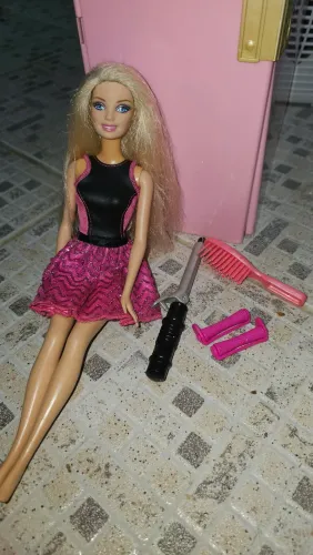 Boneca Barbie Cabelos cacheados