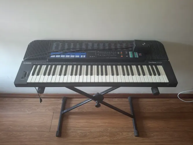 Teclado CT 670 Casio + suporte