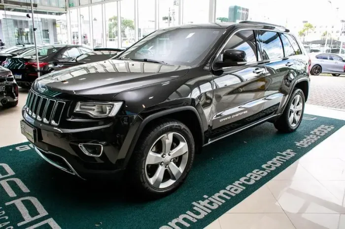 Jeep Grand Cherokee Limited 3.0 TB Dies. AUT 2015