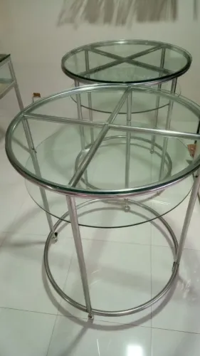 balcao aço inox e vidro para loja e porta de madeira para residência