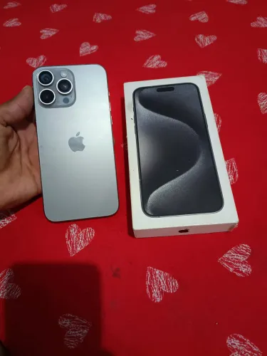 IPHONE 15PROMAX,256GIGAS,3000 FAÇO ATE 2900 VINDO BUSCAR,ACEITO PROPOSTA,SEM QUEIMA VELA.