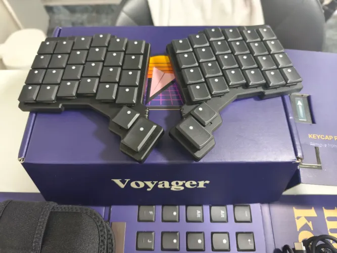 Teclado Ergonômico ZSA Voyager (Excelente estado)