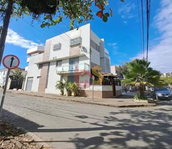 Alugo Casa com 03 Pavimentos na Cidade Nova - Ilhéus