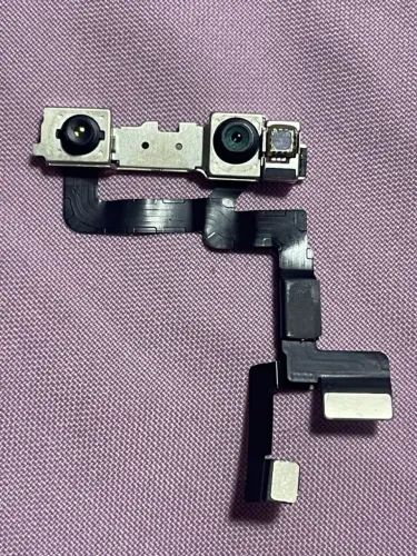 Vendo câmera do iPhone 11 original todas funcionando 