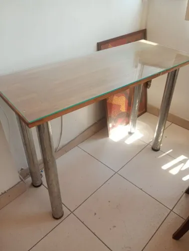 Mesa aparador com vidro