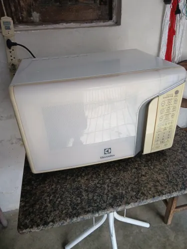 Micro-ondas Electrolux 30lts extra design moderno 