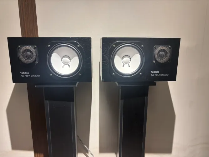 MONITOR DE ÁUDIO YAMAHA NS-10