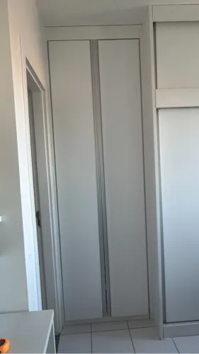 Sapateira e roupeiro