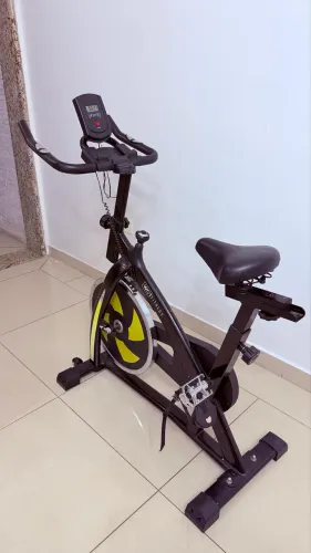 Bicicleta ergométrica novinha