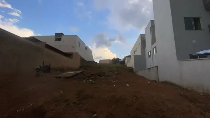 Lote a venda no Bairro Pão de açúcar POUSO ALEGRE - MG