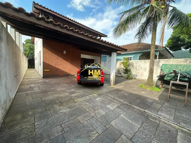 SOBRADO ISOLADO l 5 DORMITÓRIOS l 4 BANHEIROS l GARAGEM PARA 4 CARROS l CHURRASQUEIRA l PX