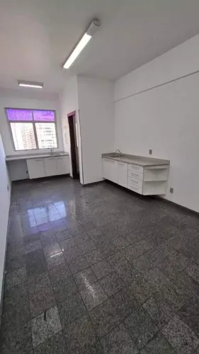 Sala Comercial em Localização Estratégica no Bairro Lourdes