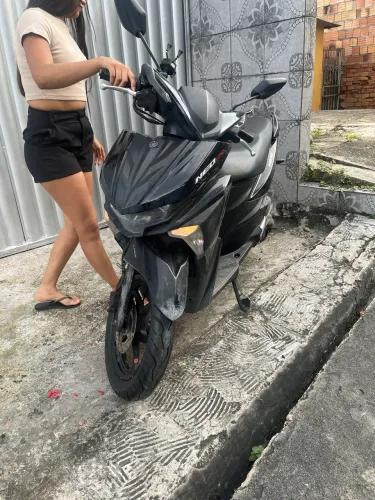 Moto automática Yamaha Neo 2021/2022