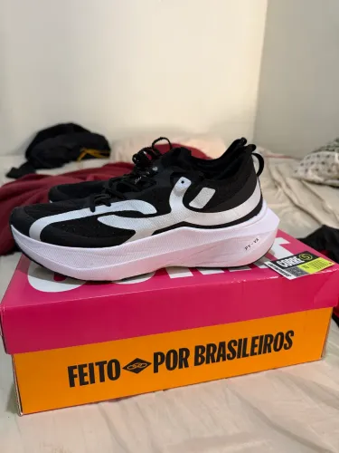 Tênis de corrida corre 5